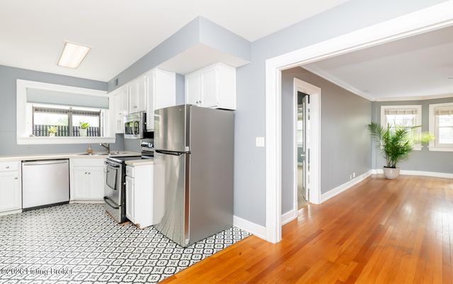 2082 Douglass Blvd APT 17, Louisville, KY 40205