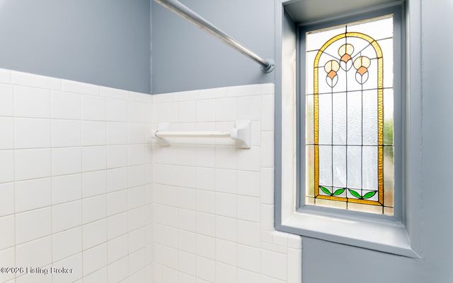 2082 Douglass Blvd APT 17, Louisville, KY 40205