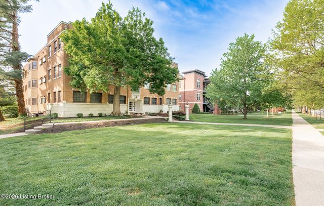 2082 Douglass Blvd APT 17, Louisville, KY 40205