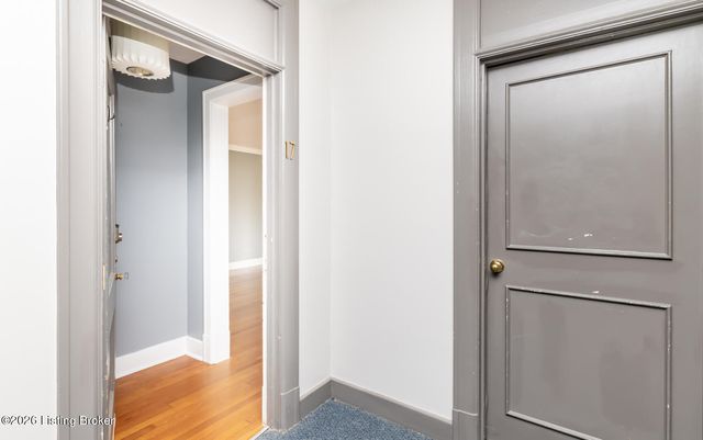 2082 Douglass Blvd APT 17, Louisville, KY 40205