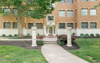 2082 Douglass Blvd APT 17, Louisville, KY 40205
