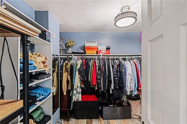 10609 Ballentine Street, Overland Park, KS 66214