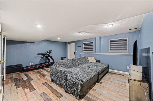 10609 Ballentine Street, Overland Park, KS 66214