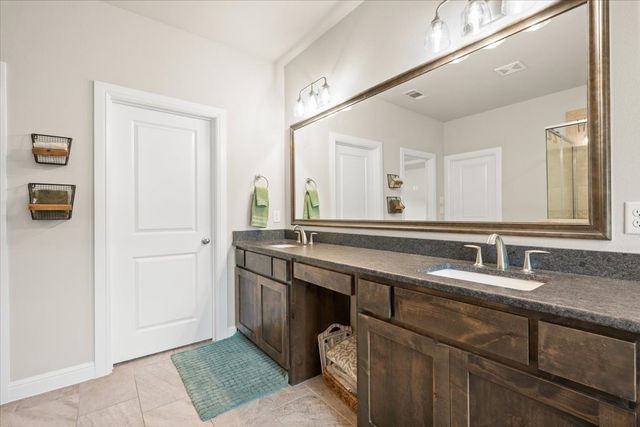948 Silverleaf Drive, Weatherford, TX 76085