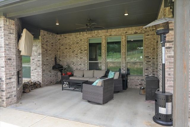 948 Silverleaf Drive, Weatherford, TX 76085
