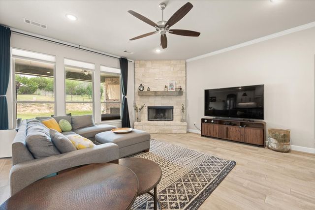 948 Silverleaf Drive, Weatherford, TX 76085