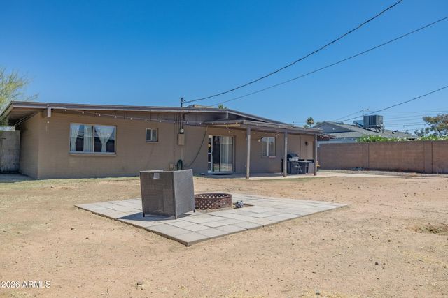 3941 E MERCER Lane, Phoenix, AZ 85028