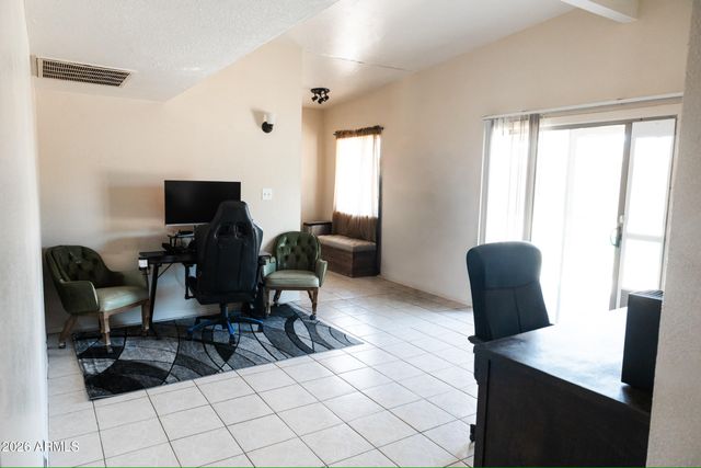 3941 E MERCER Lane, Phoenix, AZ 85028