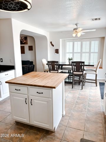 10529 W ROBIN Lane, Peoria, AZ 85383