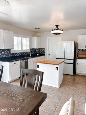 10529 W ROBIN Lane, Peoria, AZ 85383