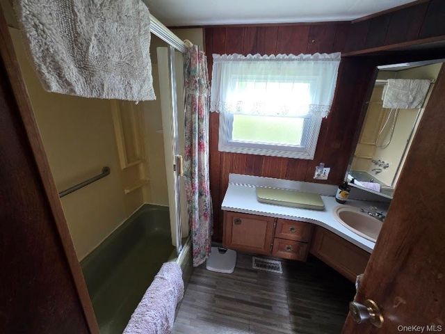 1964 River 57, Calverton, NY 11933