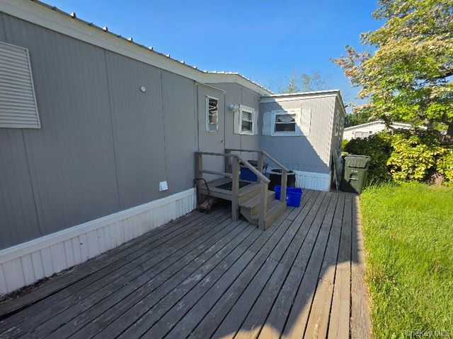 1964 River 57, Calverton, NY 11933