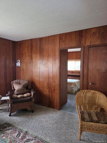 1964 River 57, Calverton, NY 11933
