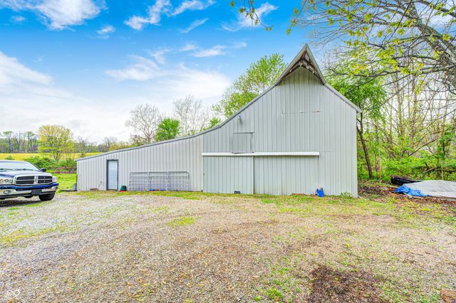 5320 S Lick Crk Road, Morgantown, IN 46160