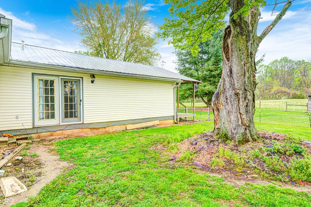 5320 S Lick Crk Road, Morgantown, IN 46160