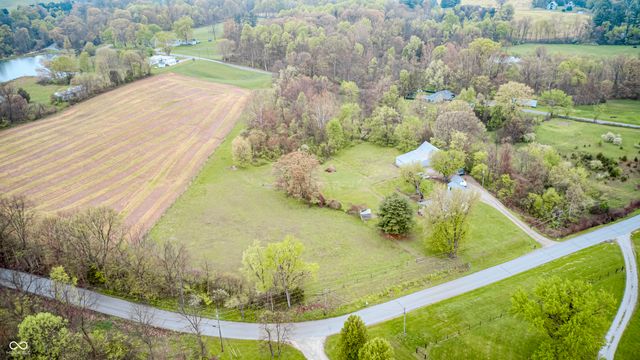 5320 S Lick Crk Road, Morgantown, IN 46160