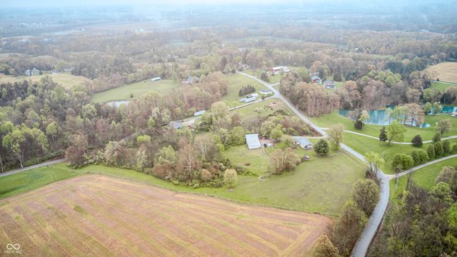 5320 S Lick Crk Road, Morgantown, IN 46160