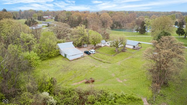 5320 S Lick Crk Road, Morgantown, IN 46160