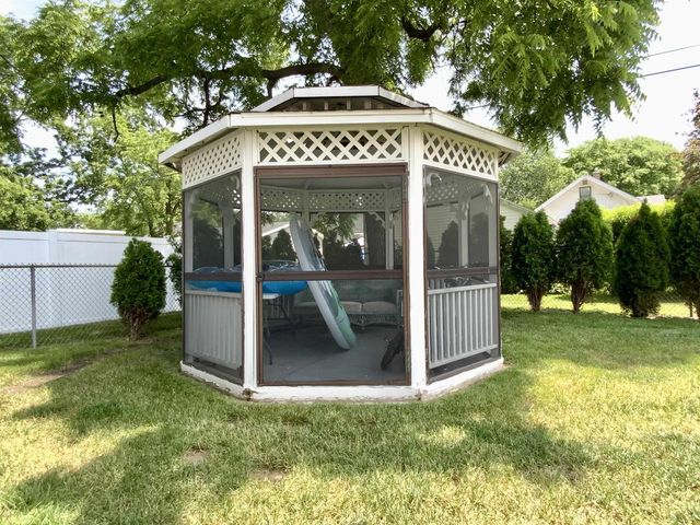 516 N Walnut Street, Janesville, WI 53548