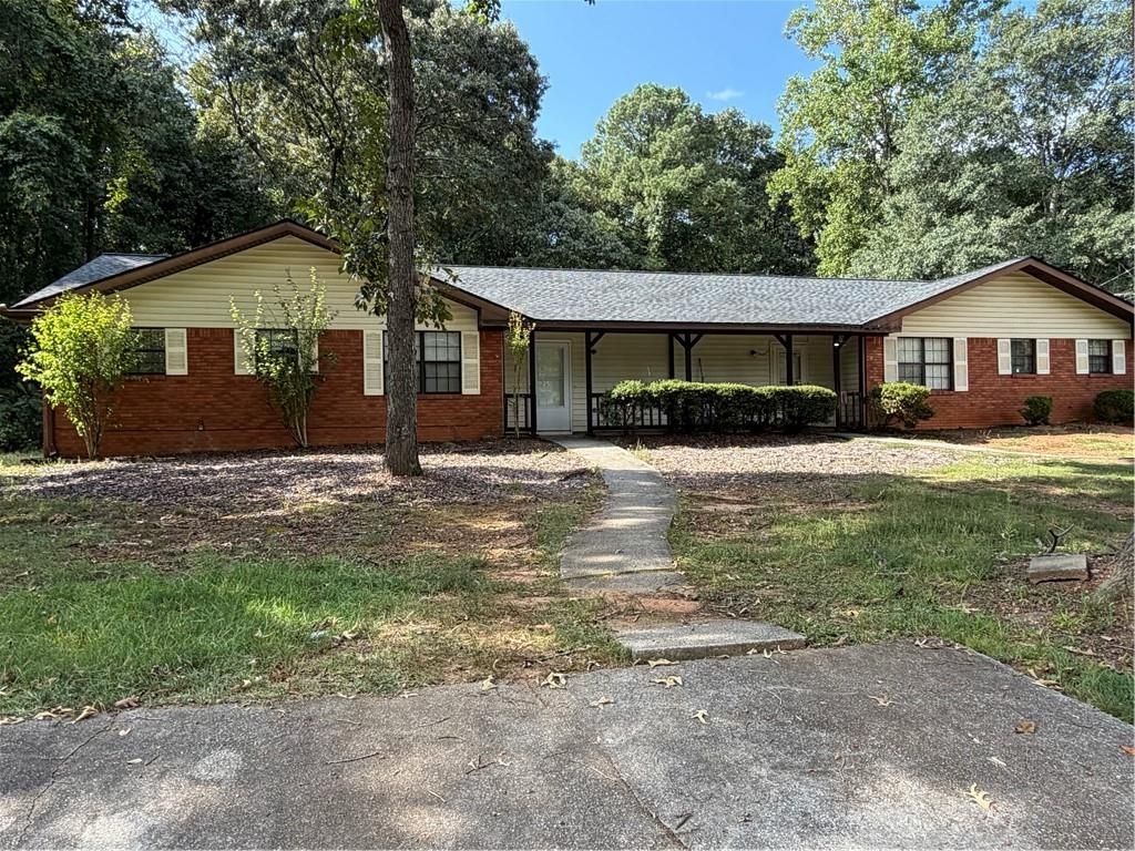 160 Chesapeake Drive, Ellenwood, GA 30294