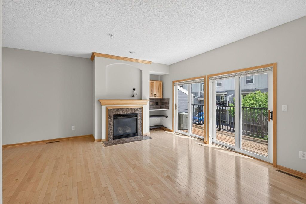 15589 Dwellers Way 1003, Apple Valley, MN 55124 — photo 4