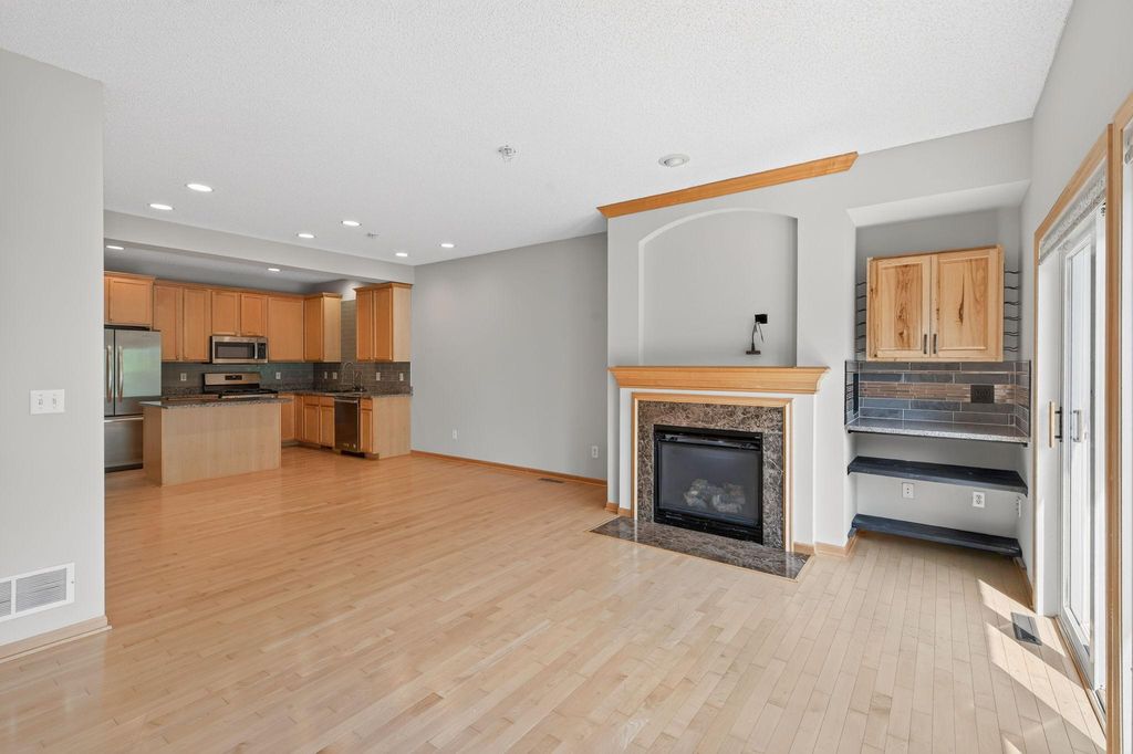 15589 Dwellers Way 1003, Apple Valley, MN 55124 — photo 5