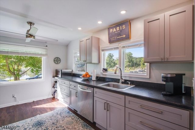 54 Oslo Dr, Rockaway Twp., NJ 07866