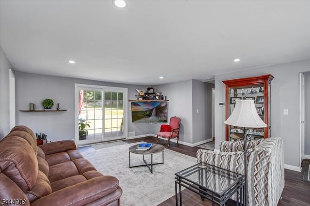 54 Oslo Dr, Rockaway Twp., NJ 07866