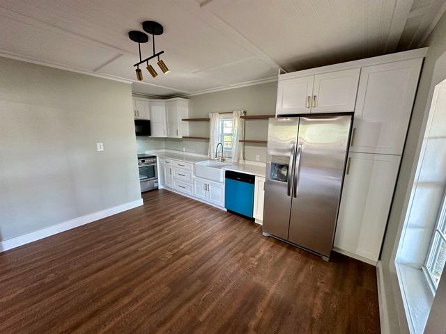 115 PHARR AVE, Selmer, TN 38375