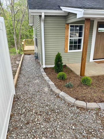 115 PHARR AVE, Selmer, TN 38375