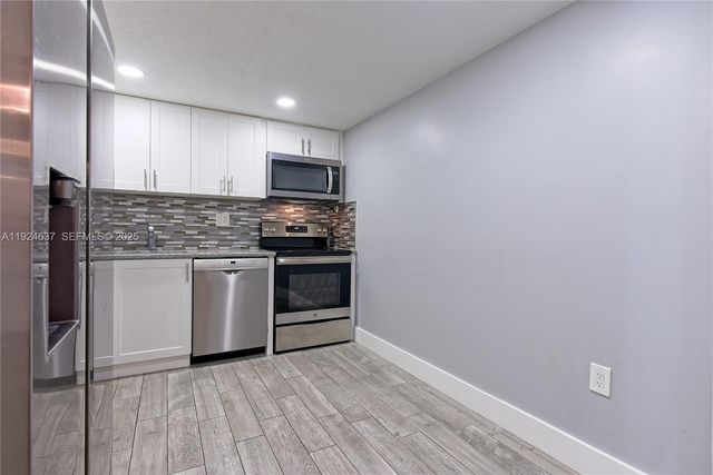 1655 NE 115th St 7B, Miami, FL 33181