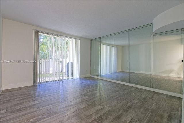 1655 NE 115th St 7B, Miami, FL 33181