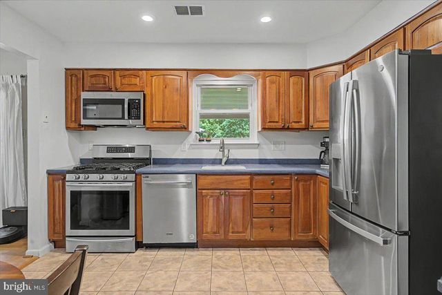 1 GRAYBRIDGE DR, Wilmington, DE 19810
