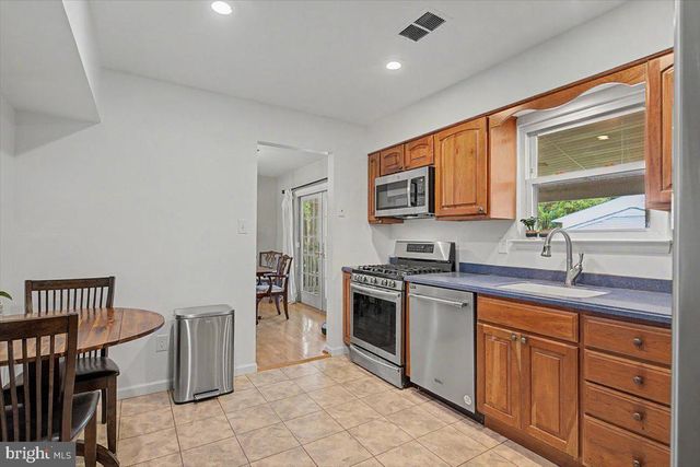 1 GRAYBRIDGE DR, Wilmington, DE 19810