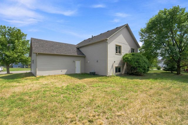 12555 Hillside Lane SE, Becker, MN 55308