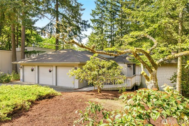 5221 Somerset Drive SE, Bellevue, WA 98006