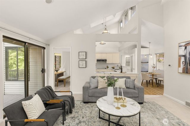 5221 Somerset Drive SE, Bellevue, WA 98006