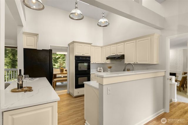 5221 Somerset Drive SE, Bellevue, WA 98006