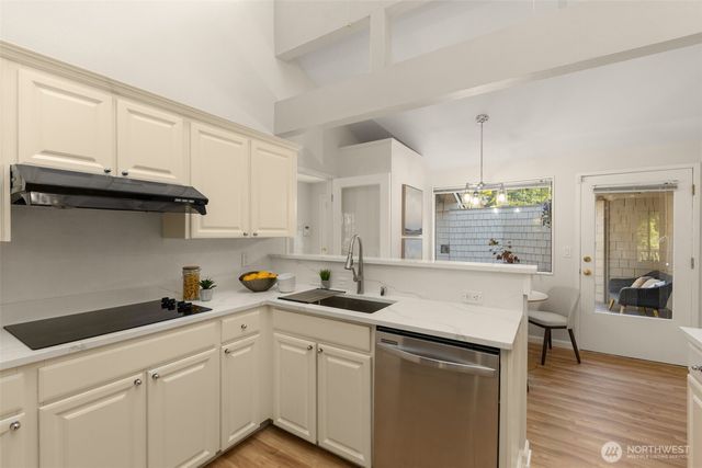 5221 Somerset Drive SE, Bellevue, WA 98006
