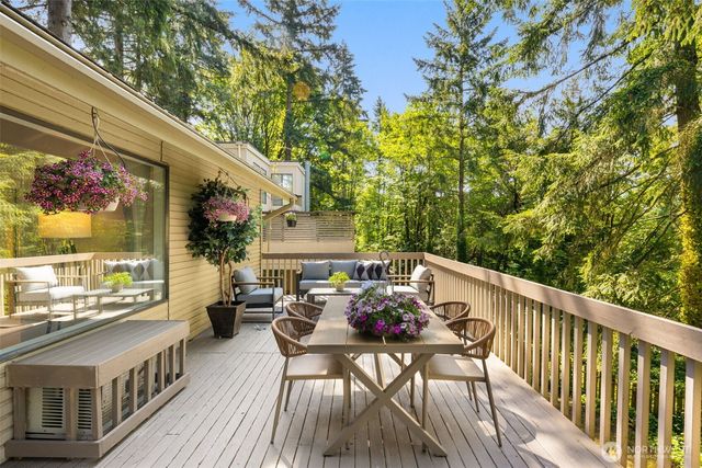 5221 Somerset Drive SE, Bellevue, WA 98006