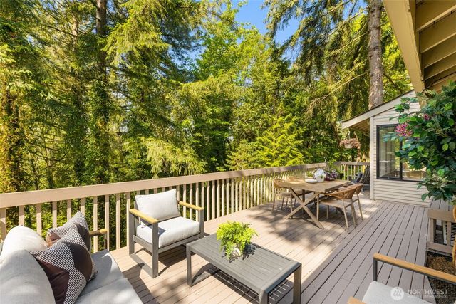 5221 Somerset Drive SE, Bellevue, WA 98006
