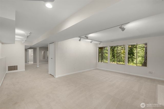 5221 Somerset Drive SE, Bellevue, WA 98006