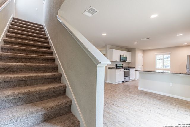 10322 Relic Oaks, San Antonio, TX 78240