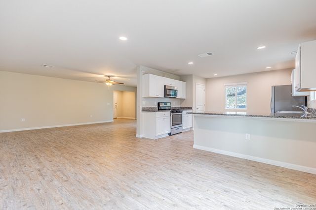10322 Relic Oaks, San Antonio, TX 78240