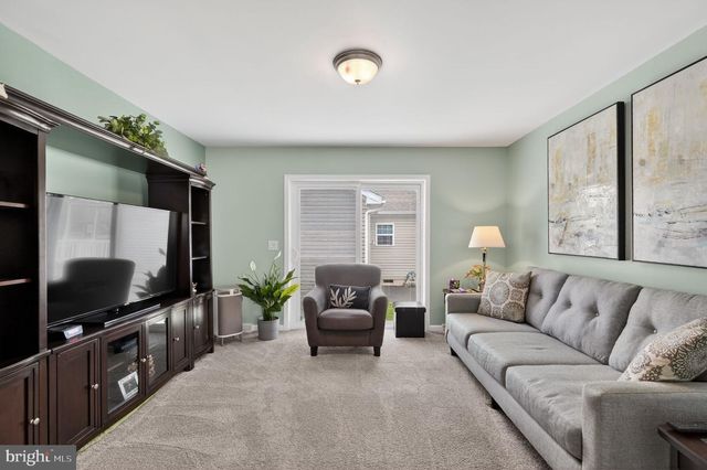 411 HONEYSUCKLE LN, Blue Bell, PA 19422