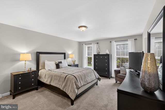 411 HONEYSUCKLE LN, Blue Bell, PA 19422