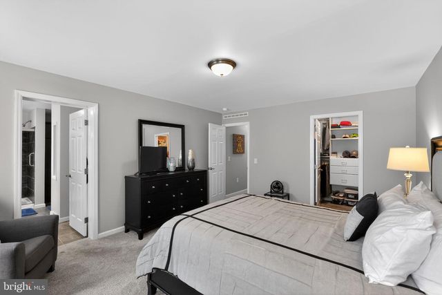 411 HONEYSUCKLE LN, Blue Bell, PA 19422
