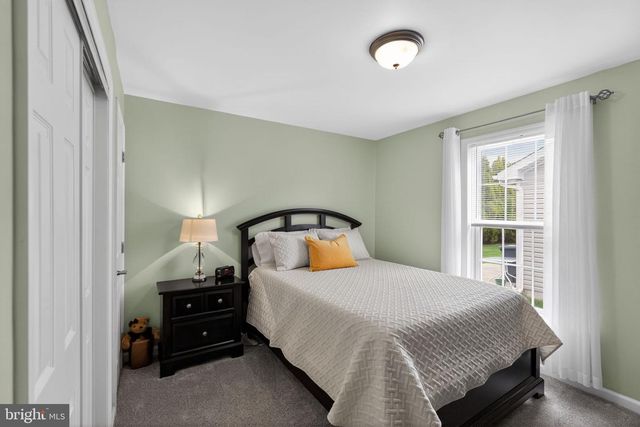 411 HONEYSUCKLE LN, Blue Bell, PA 19422