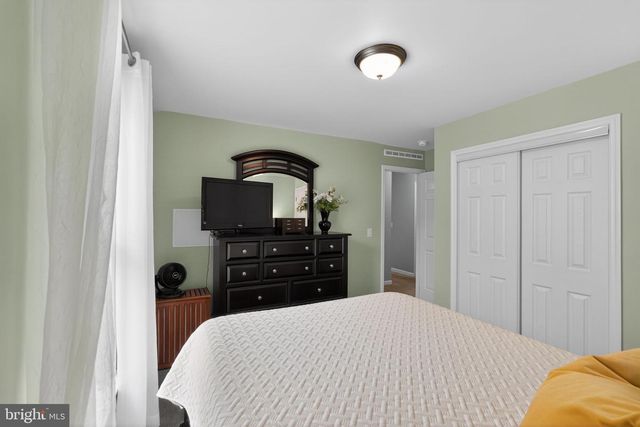411 HONEYSUCKLE LN, Blue Bell, PA 19422