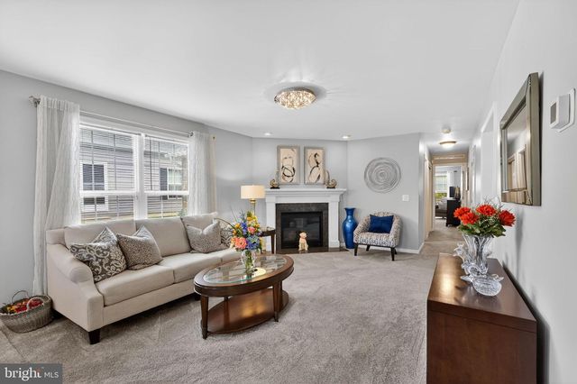 411 HONEYSUCKLE LN, Blue Bell, PA 19422